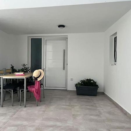 Villa Family Emporio  Екстериор снимка